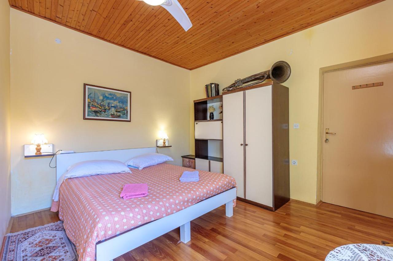 Hum Rooms Nela מראה חיצוני תמונה
