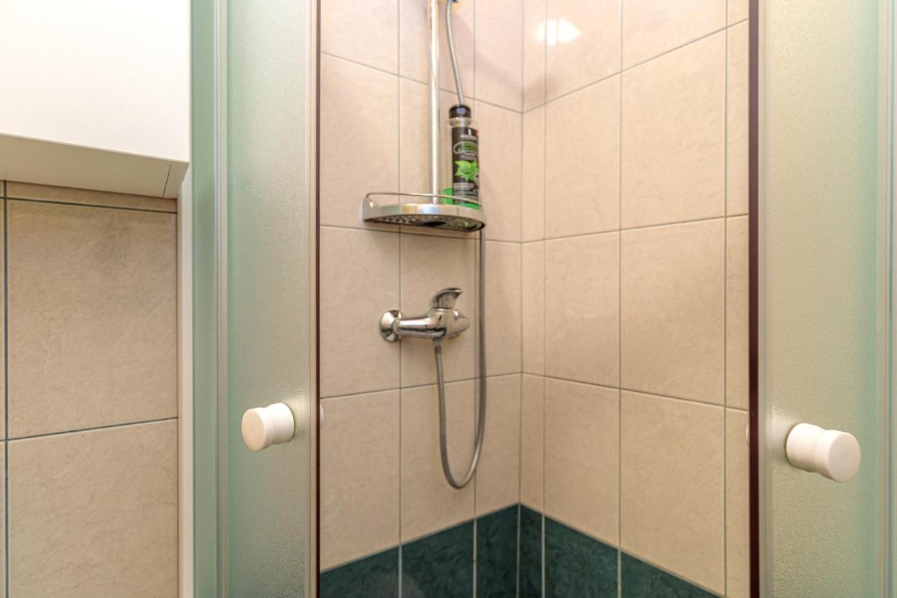 Hum Rooms Nela מראה חיצוני תמונה